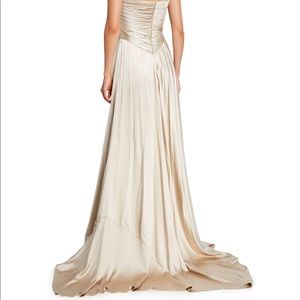 OSCAR DELA RENTA GOWN. 50% OFF.